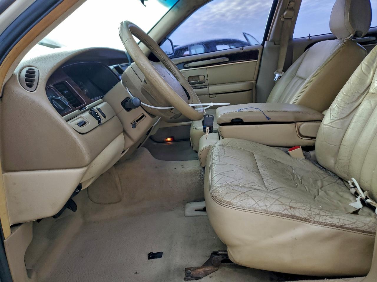 2006 LINCOLN TOWN CAR SIGNATURE photo 7