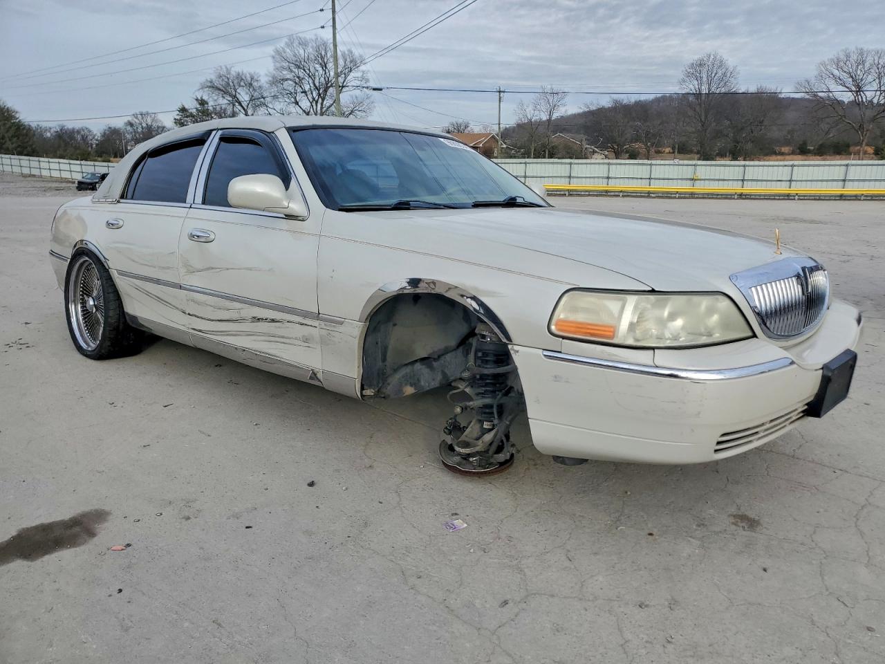 2006 LINCOLN TOWN CAR SIGNATURE photo 4