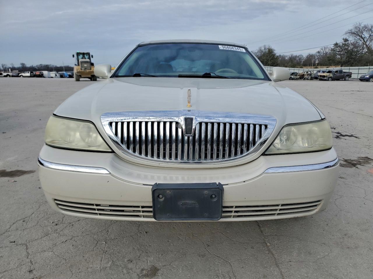 2006 LINCOLN TOWN CAR SIGNATURE photo 5