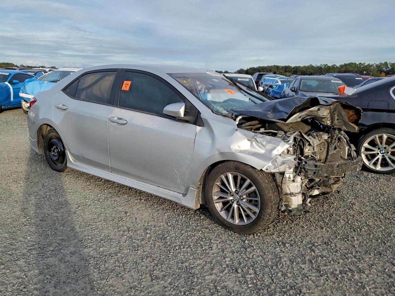 2015 TOYOTA COROLLA L photo 4