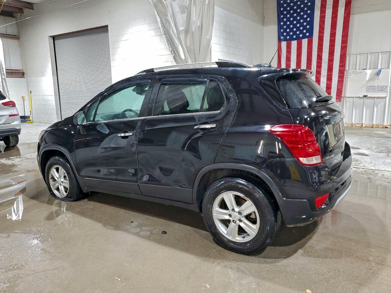 2019 CHEVROLET TRAX 1LT photo 2