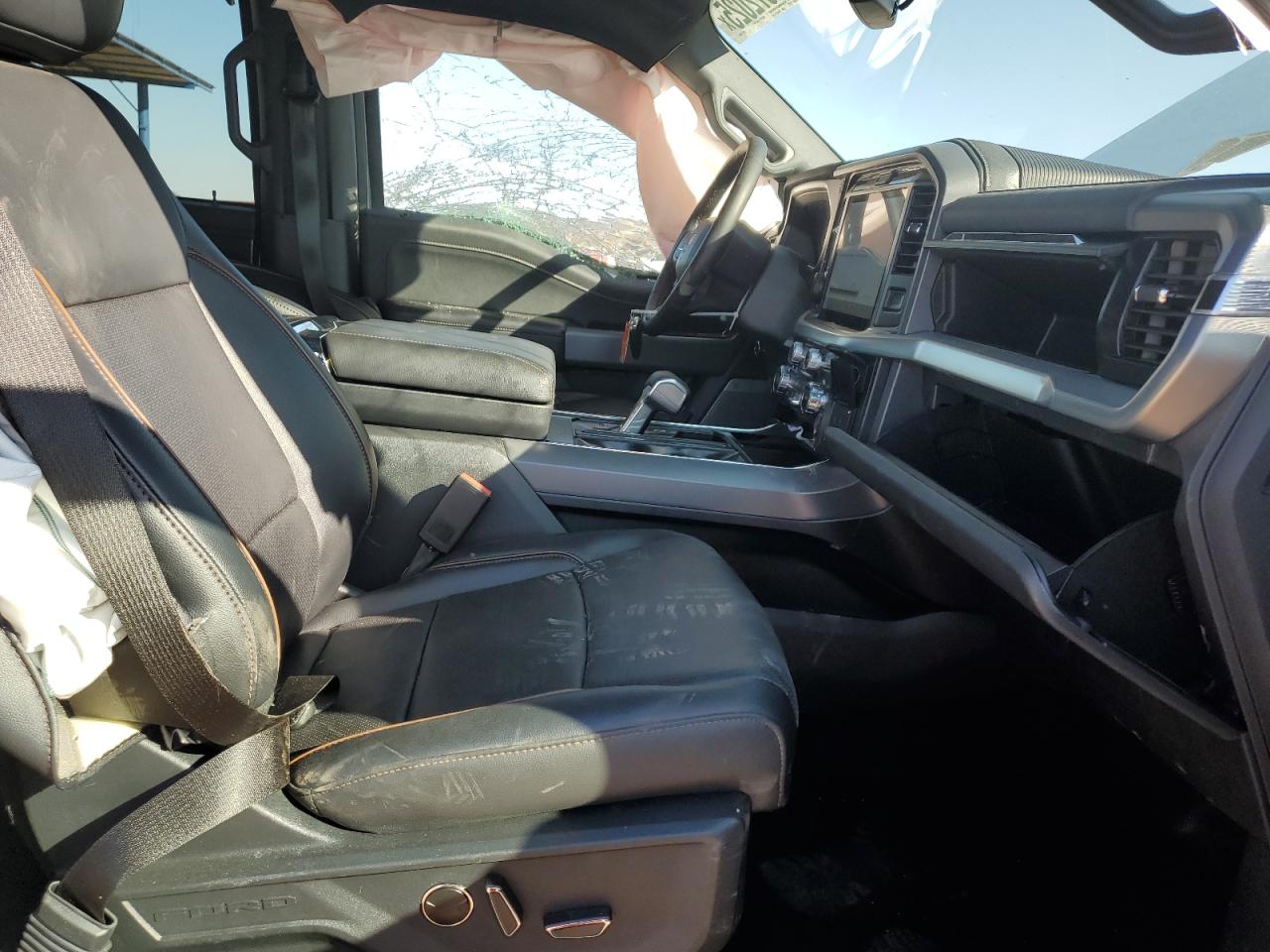 2025 FORD F150 LARIAT photo 7