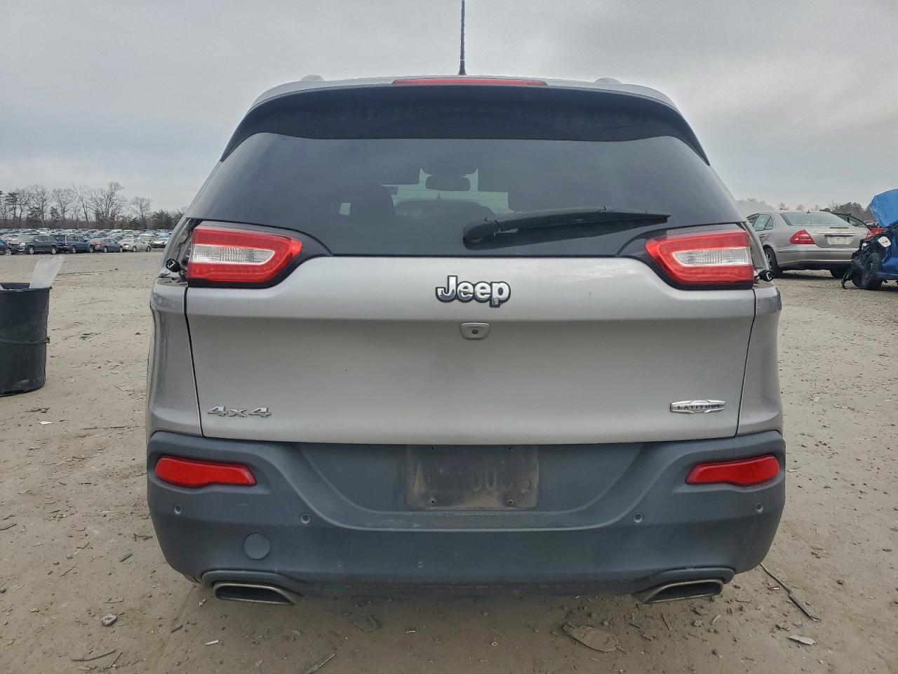 2017 JEEP CHEROKEE LATITUDE photo 6