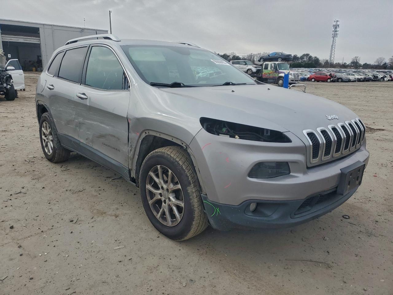 2017 JEEP CHEROKEE LATITUDE photo 4