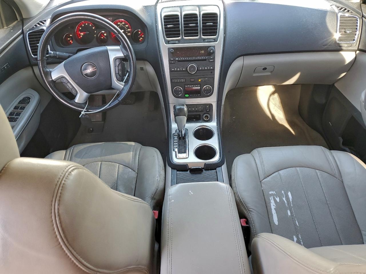 2011 GMC ACADIA SLT-2 photo 8