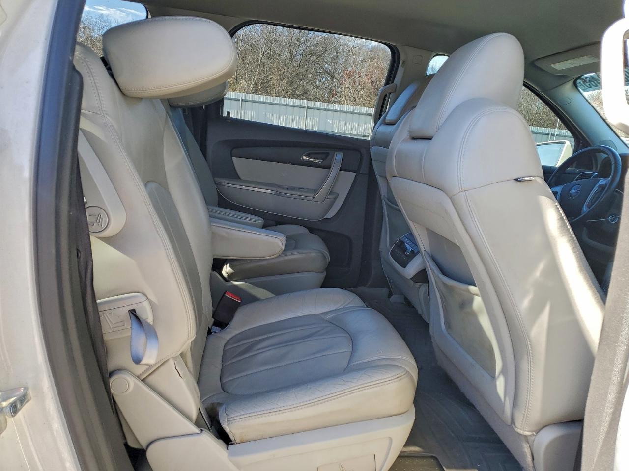 2011 GMC ACADIA SLT-2 photo 11