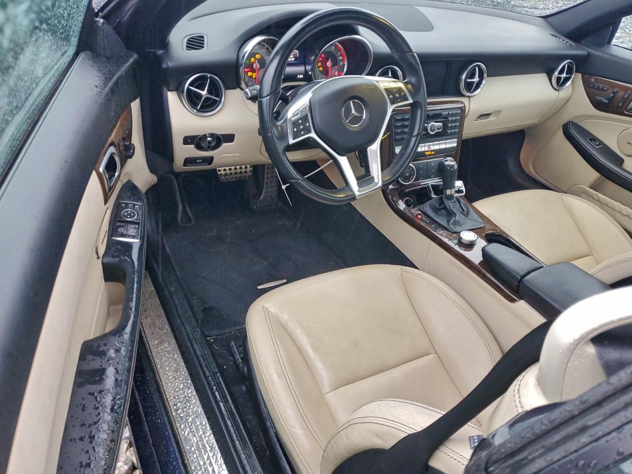 2015 MERCEDES-BENZ SLK 250 photo 8
