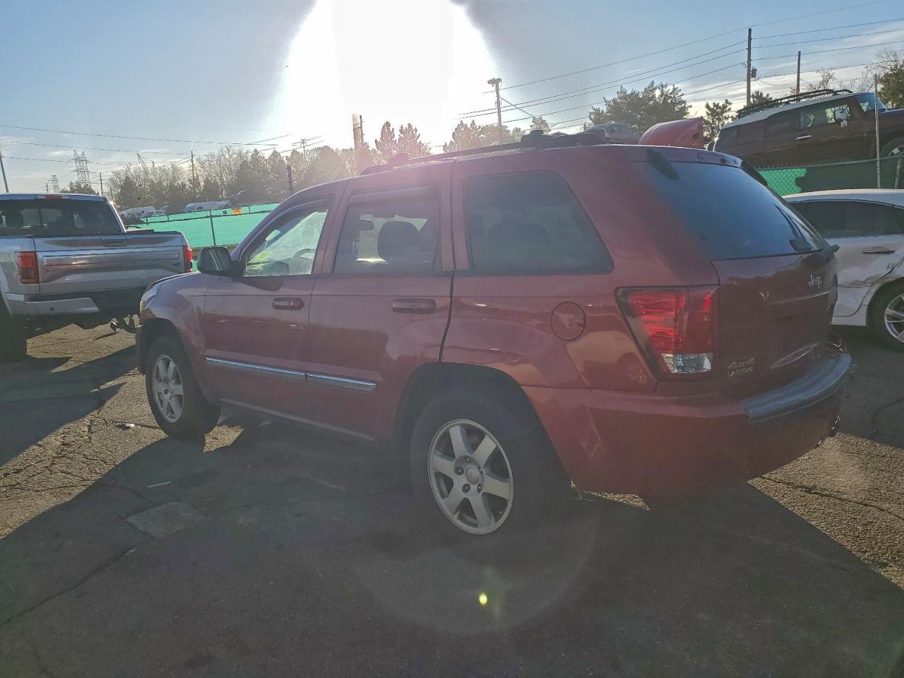 2010 JEEP GRAND CHEROKEE LAREDO photo 2