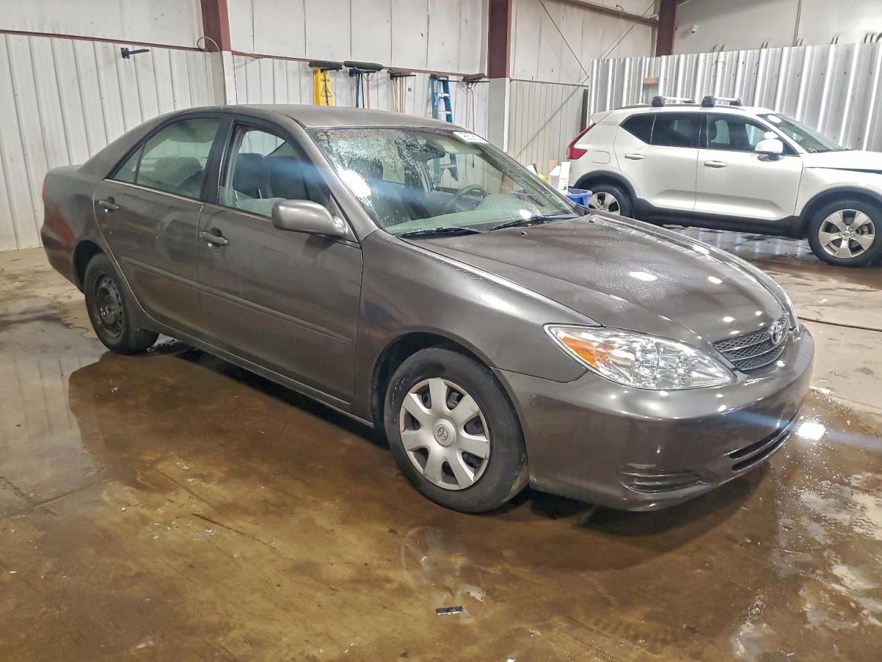 2004 TOYOTA CAMRY LE photo 4
