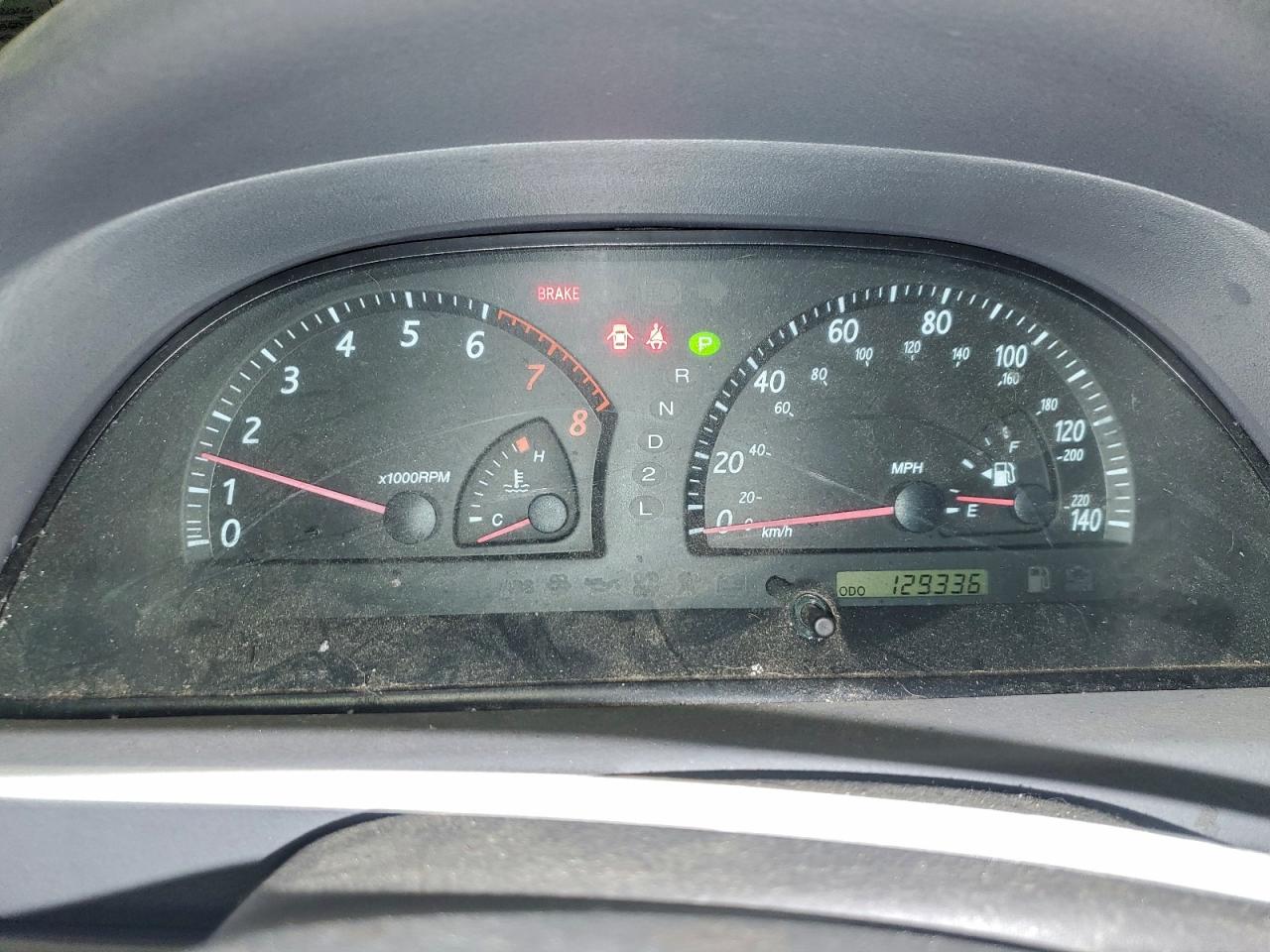 2004 TOYOTA CAMRY LE photo 9