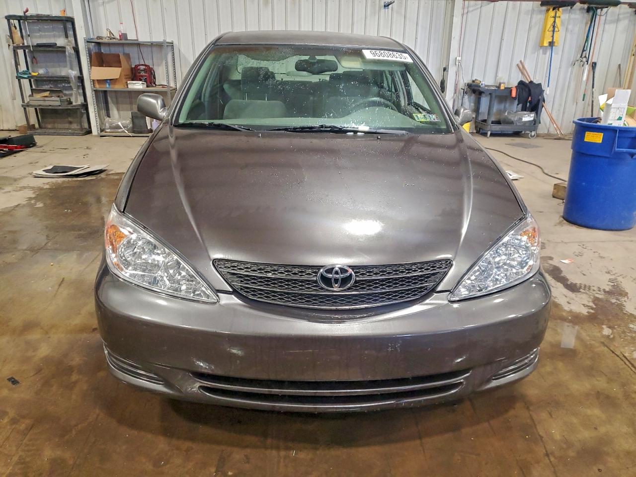 2004 TOYOTA CAMRY LE photo 5
