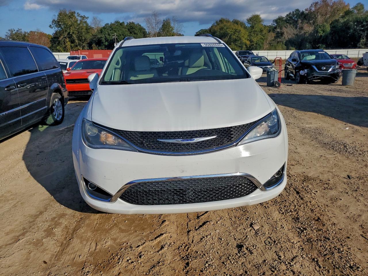 2019 CHRYSLER PACIFICA TOURING L photo 5