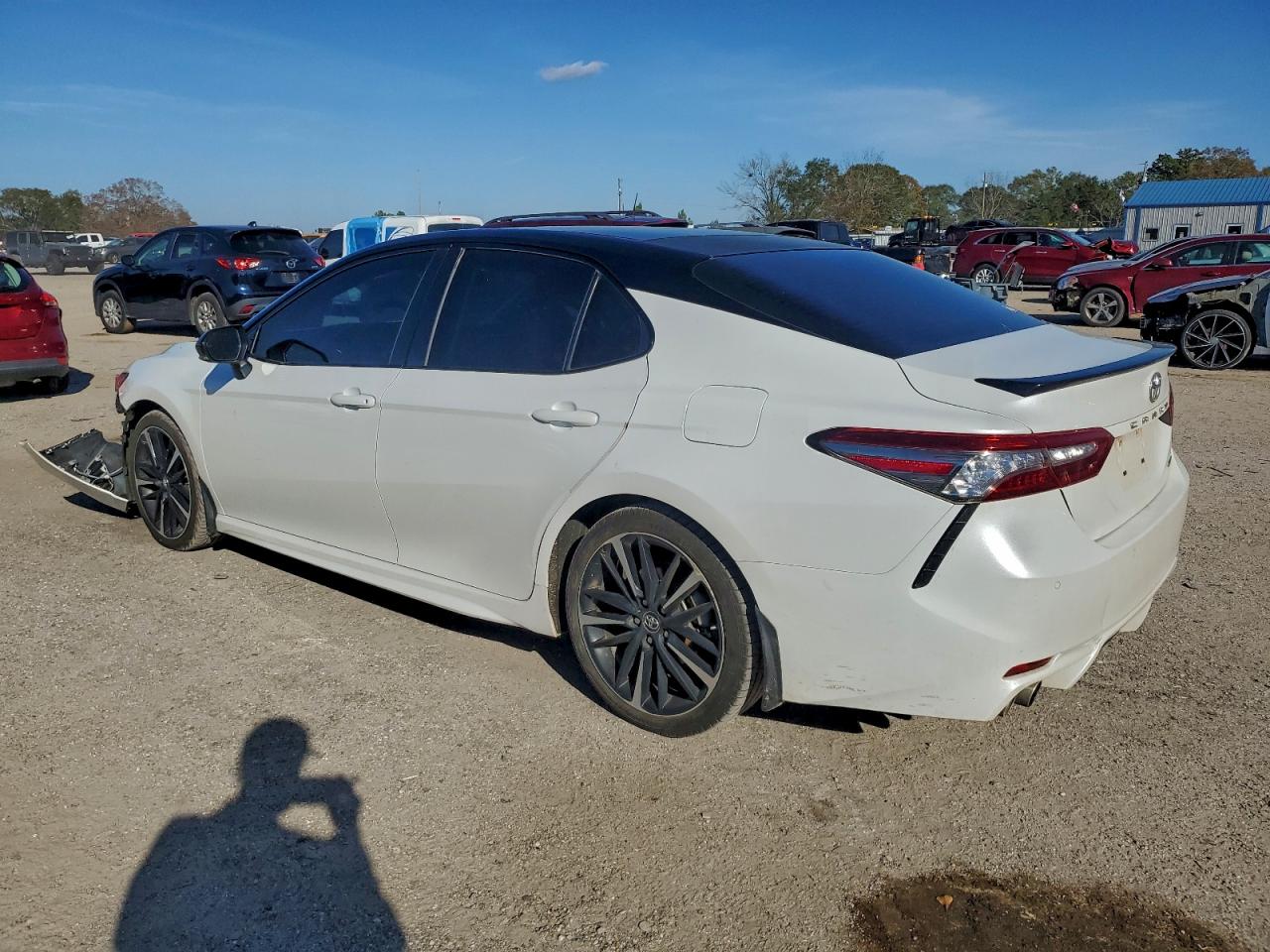 2018 TOYOTA CAMRY XSE photo 2