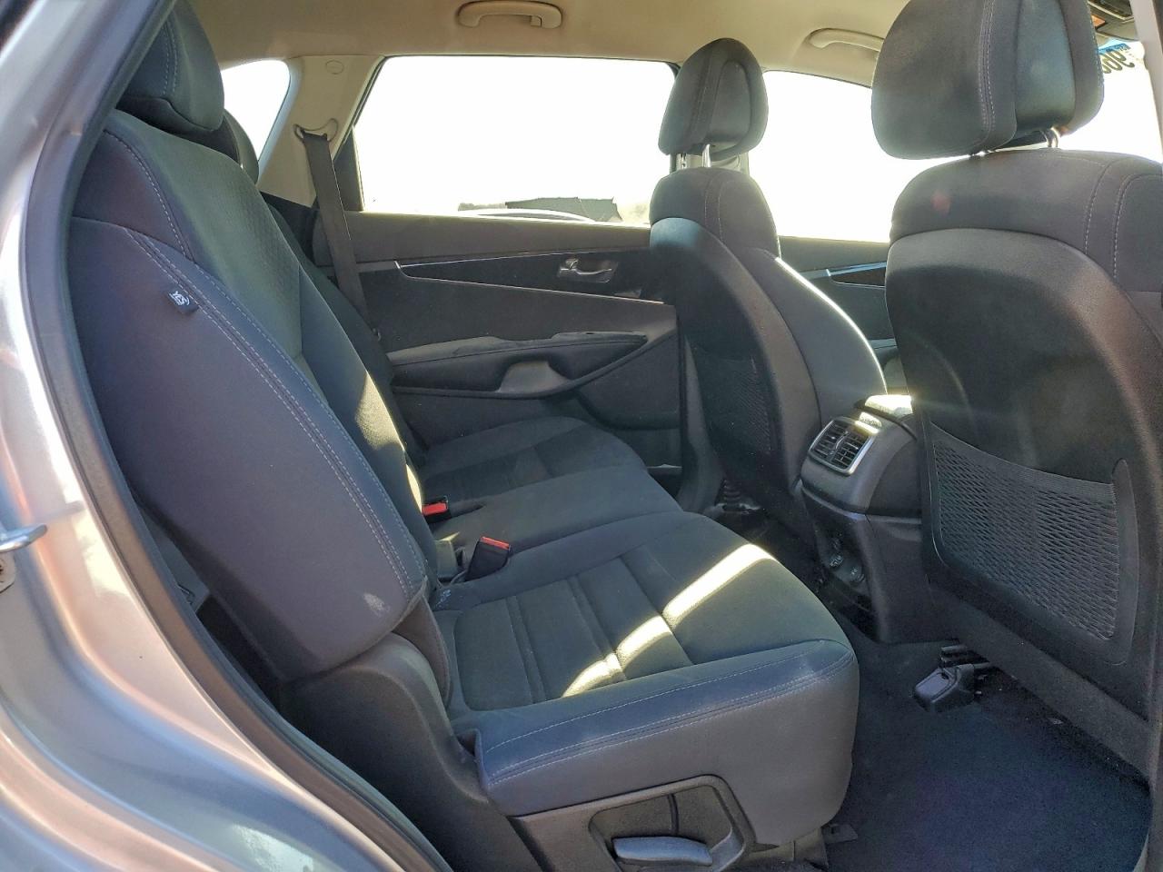 2016 KIA SORENTO LX photo 11