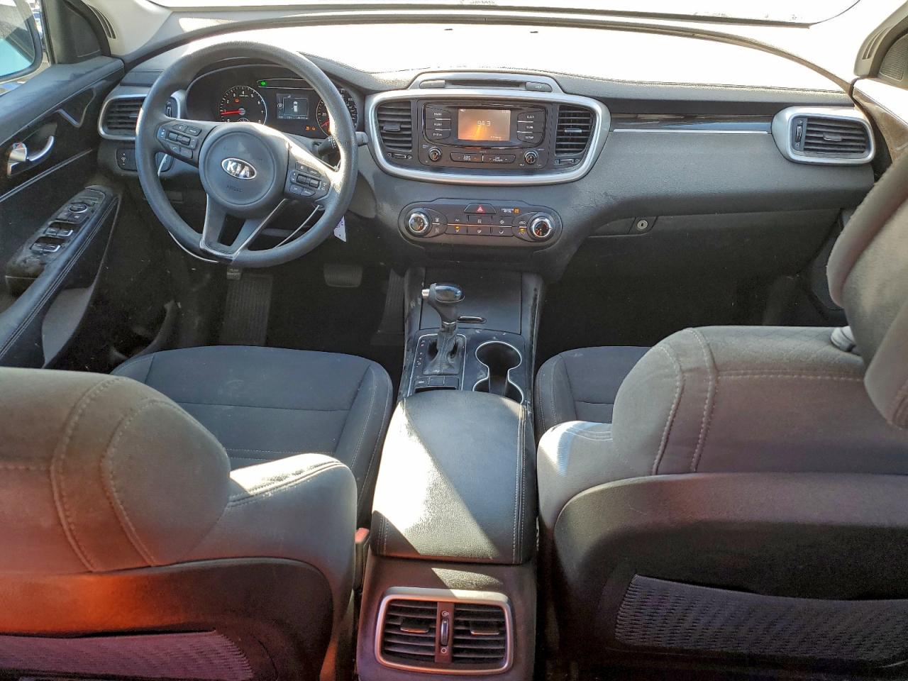 2016 KIA SORENTO LX photo 8