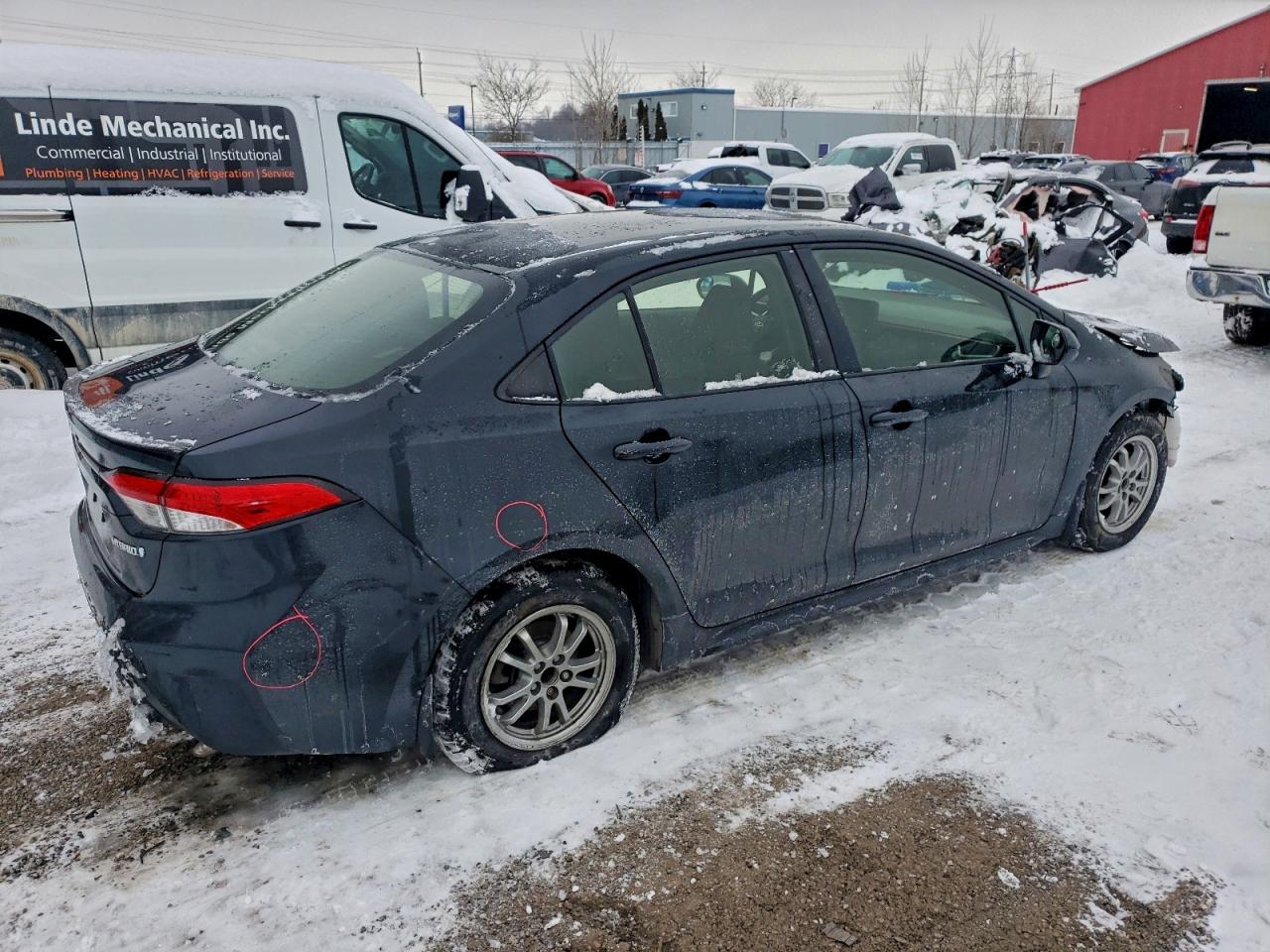 2021 TOYOTA COROLLA photo 3