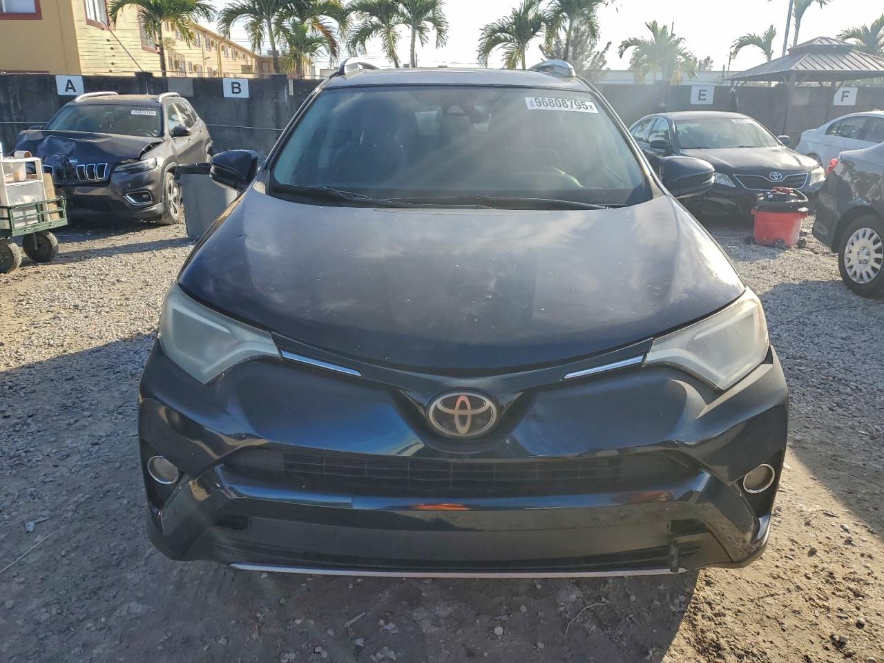 2017 TOYOTA RAV4 XLE photo 5