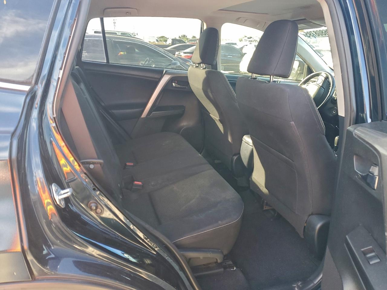 2017 TOYOTA RAV4 XLE photo 10