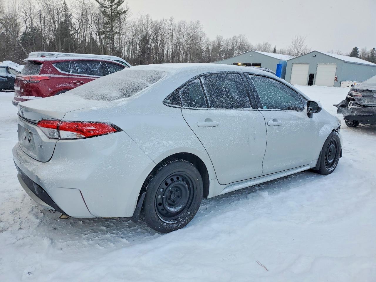 2022 TOYOTA COROLLA LE photo 3