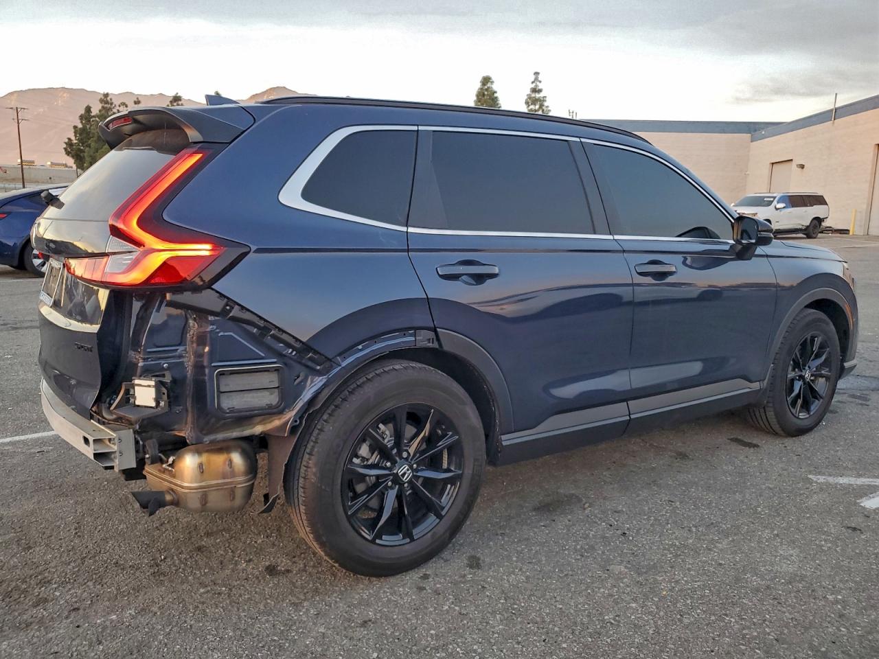 2025 HONDA CR-V SPORT photo 3