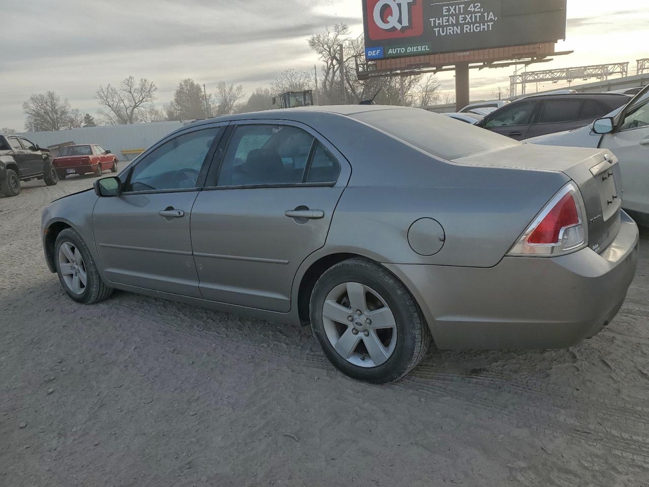 2008 FORD FUSION SE photo 2