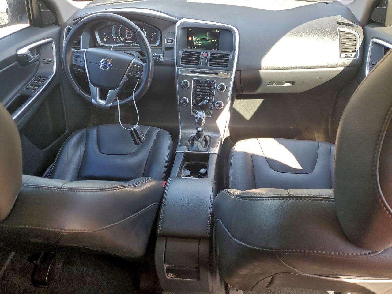 2016 VOLVO XC60 T6 PREMIER photo 8