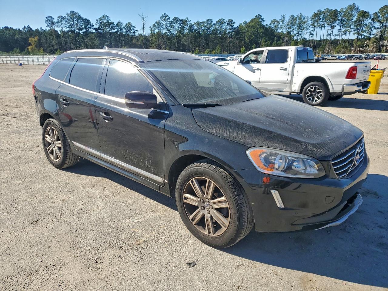 2016 VOLVO XC60 T6 PREMIER photo 4