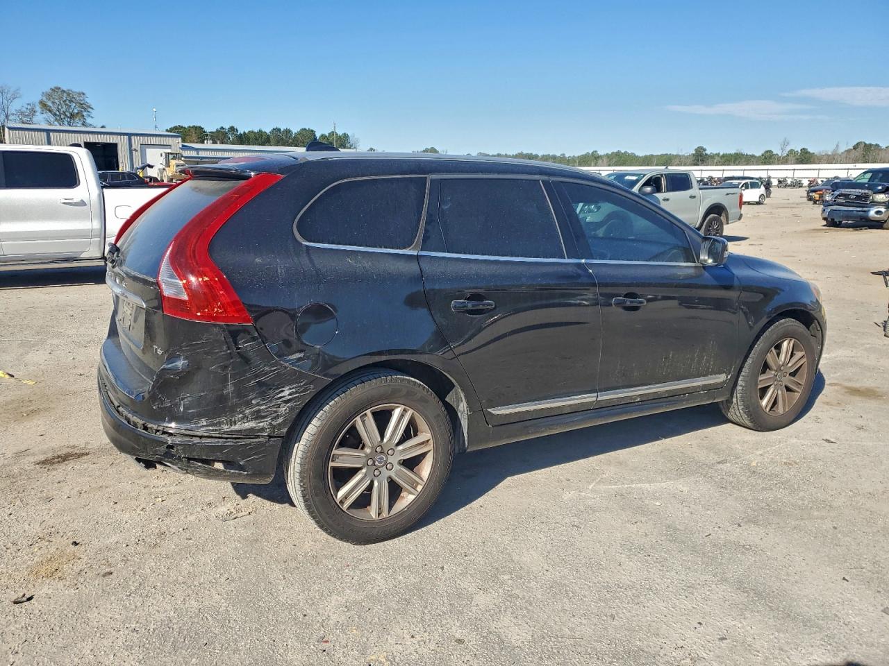 2016 VOLVO XC60 T6 PREMIER photo 3