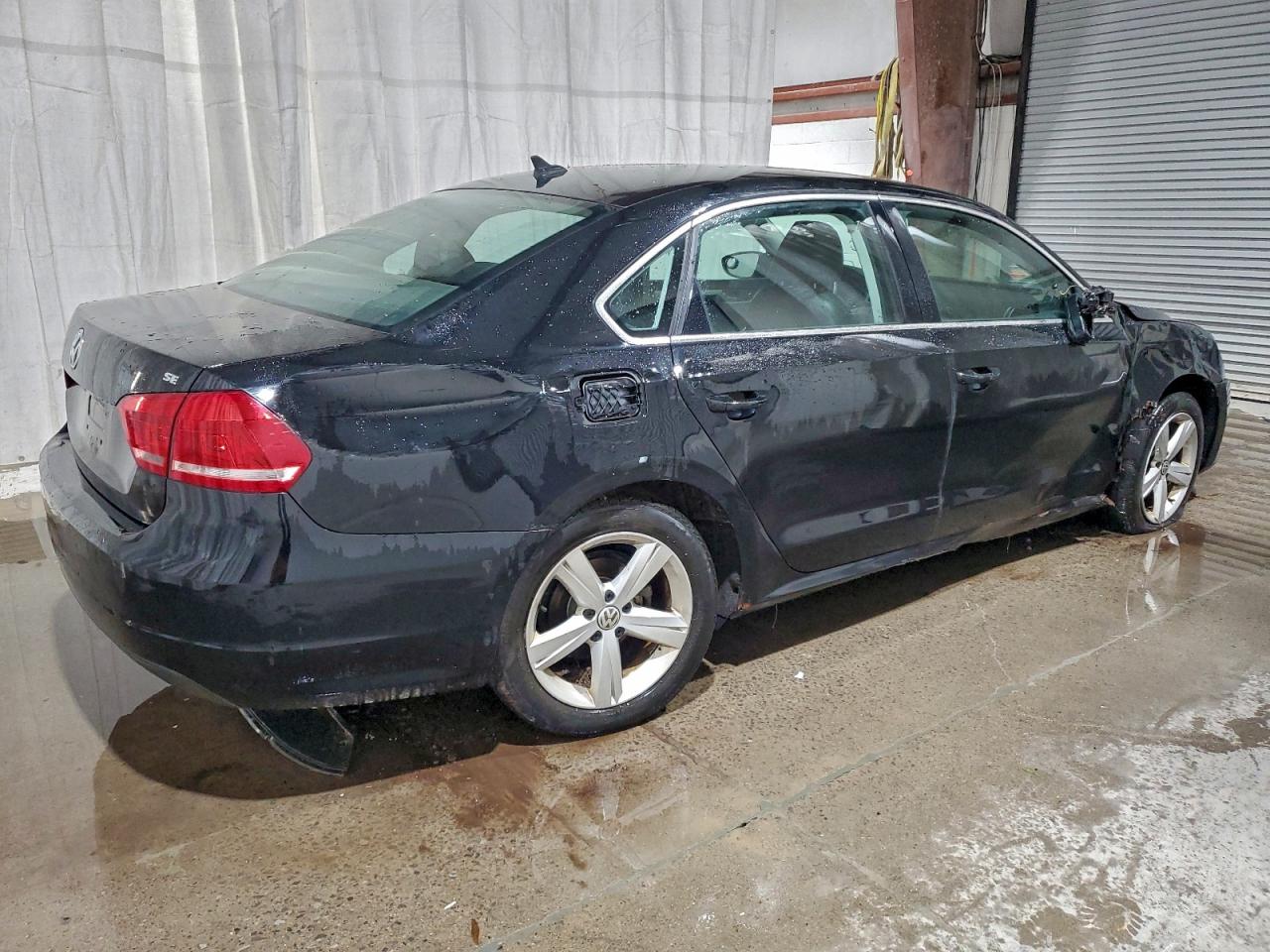 2012 VOLKSWAGEN PASSAT SE photo 3