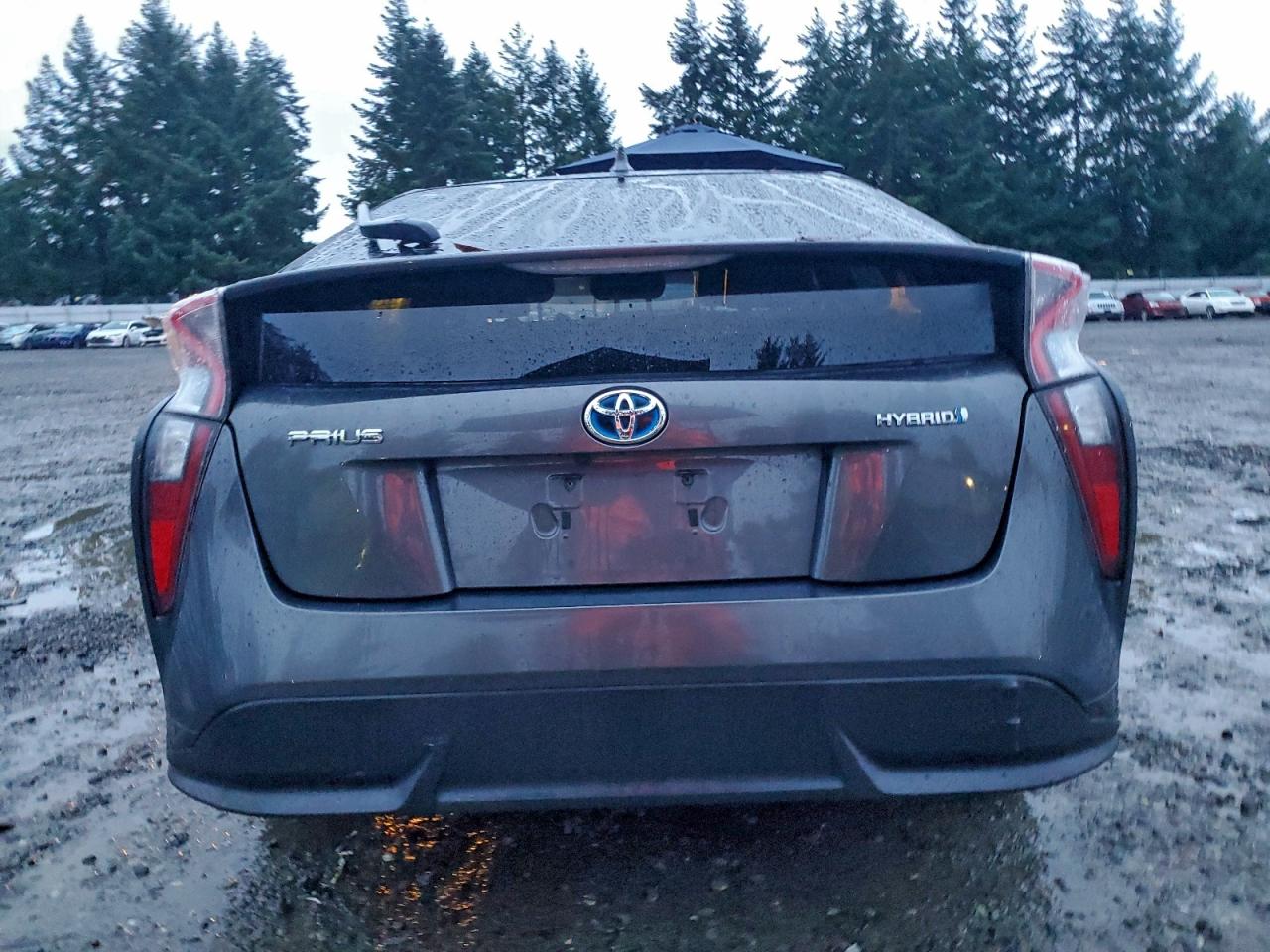 2016 TOYOTA PRIUS THREE TOURING photo 6