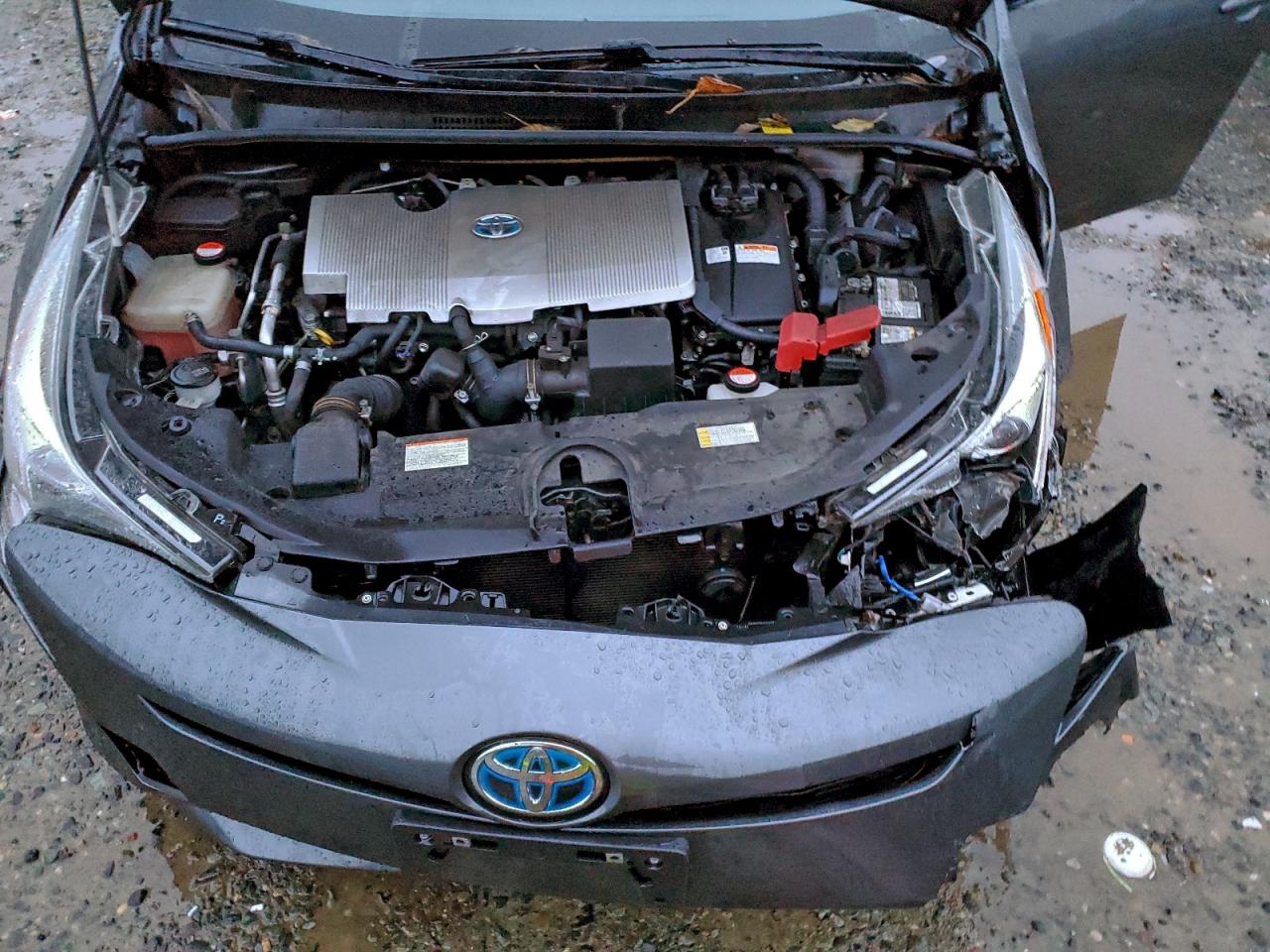2016 TOYOTA PRIUS THREE TOURING photo 12