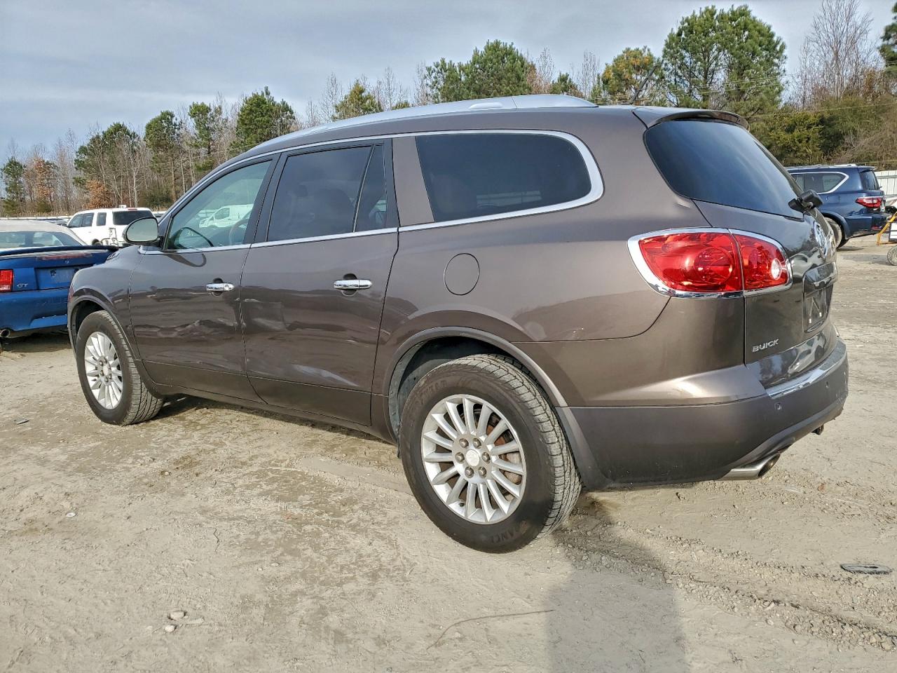 2011 BUICK ENCLAVE CXL photo 2