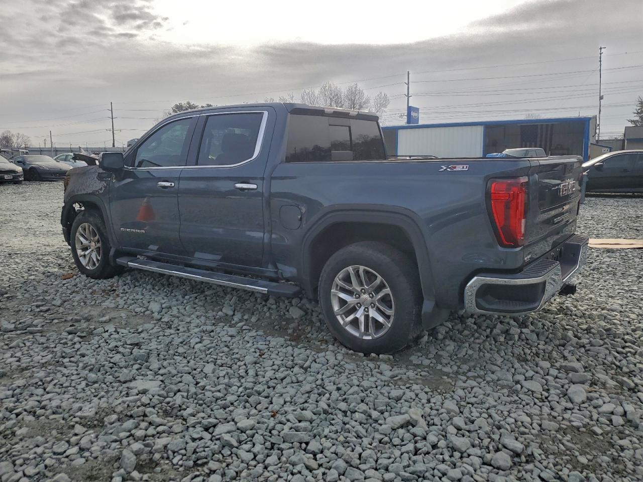 2021 GMC SIERRA K1500 SLT photo 2