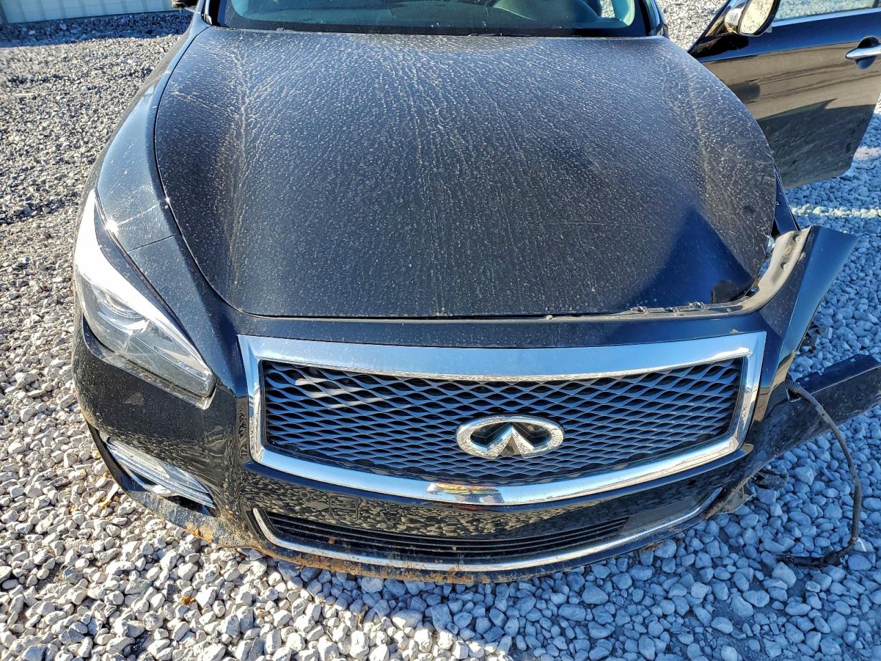 2015 INFINITI Q70L 3.7 photo 21