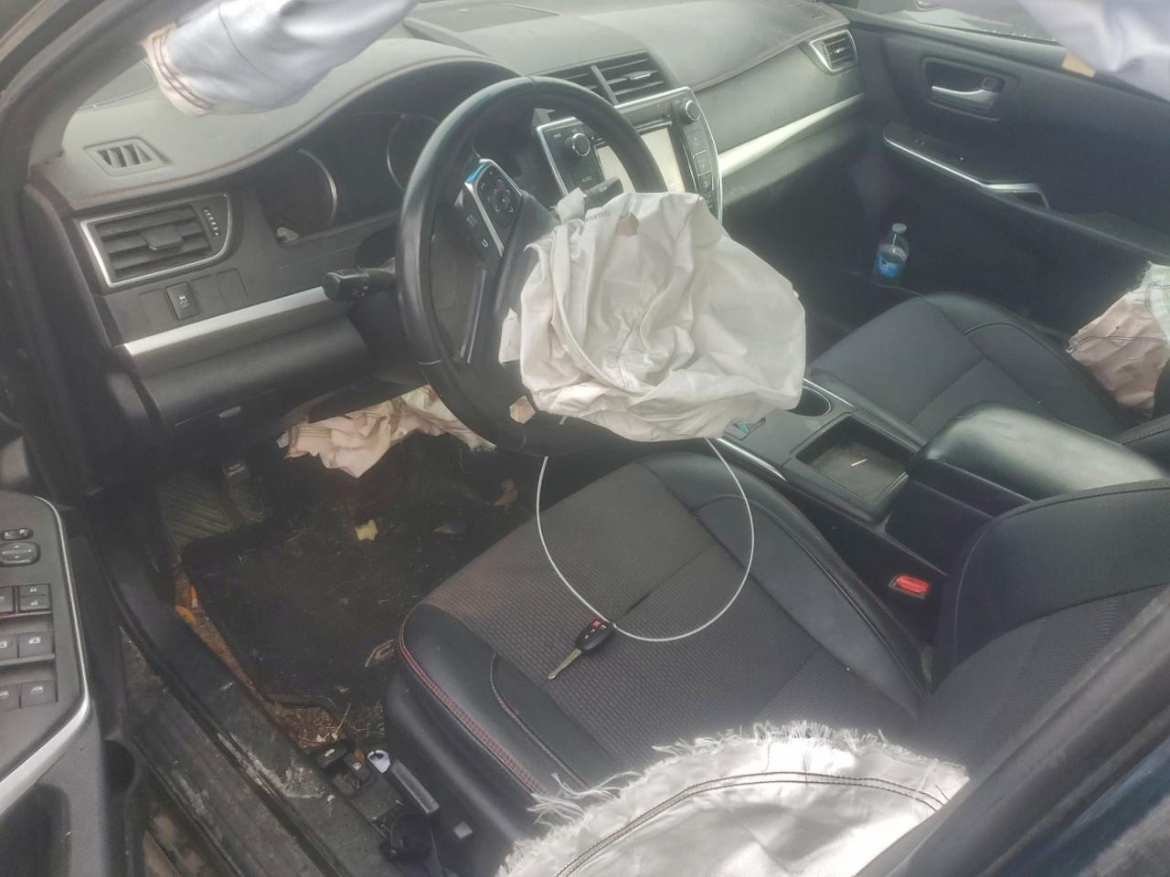 2016 TOYOTA CAMRY LE photo 8