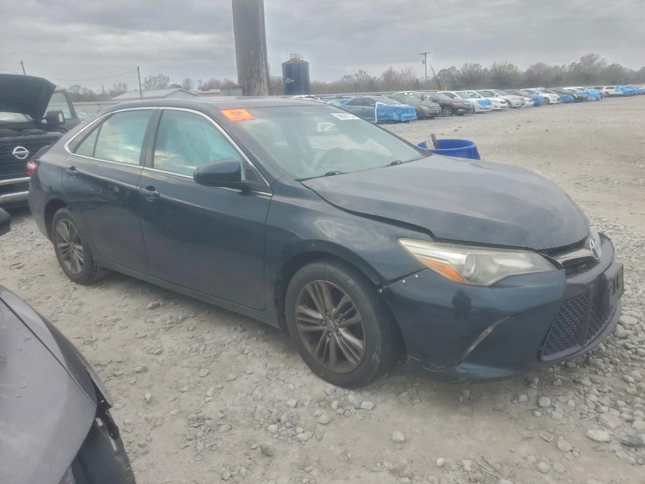2016 TOYOTA CAMRY LE photo 4