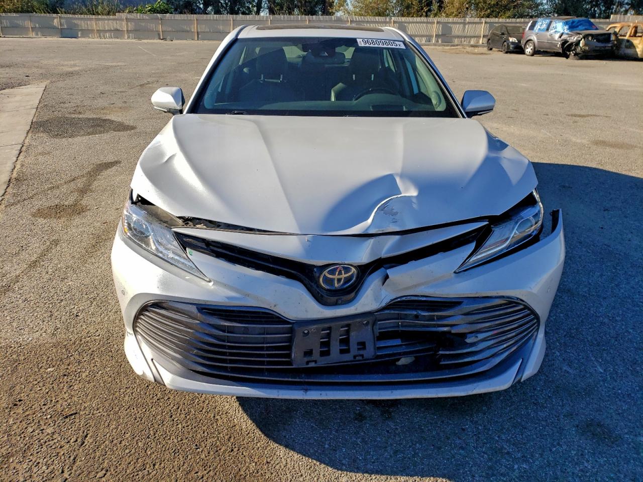 2020 TOYOTA CAMRY XLE photo 5