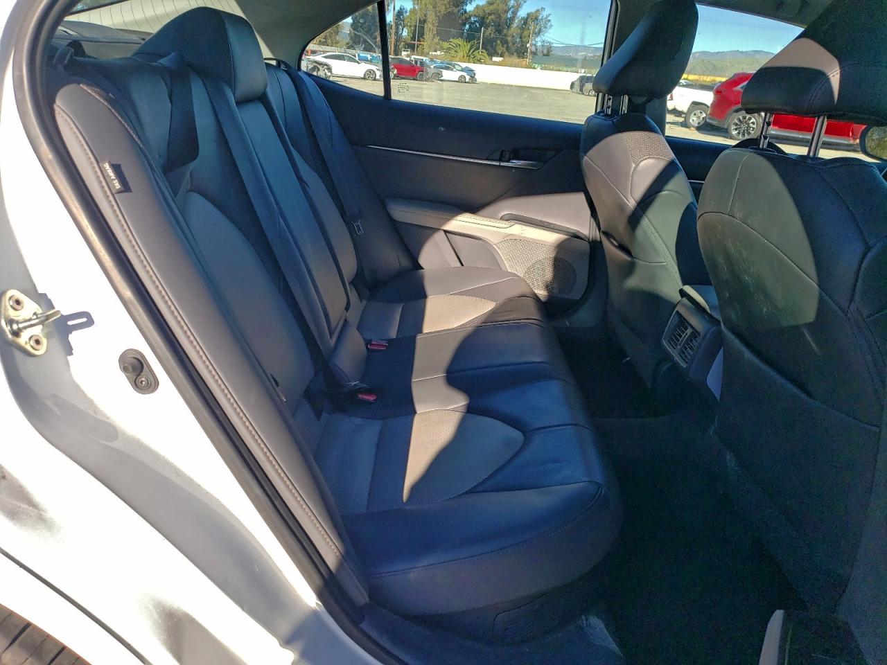 2020 TOYOTA CAMRY XLE photo 10