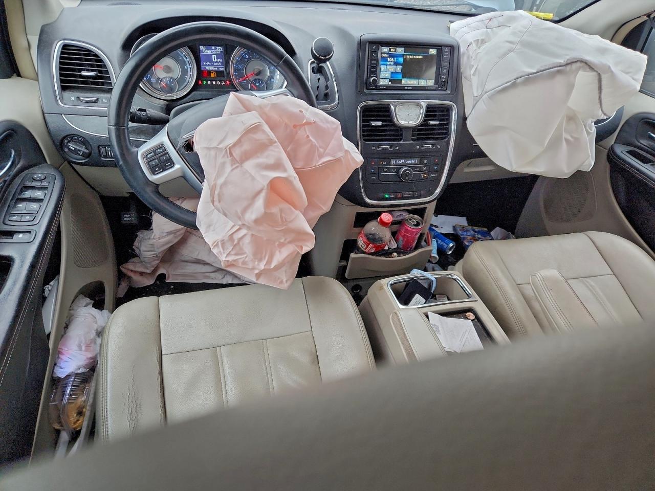 2013 CHRYSLER TOWN & COUNTRY TOURING photo 8