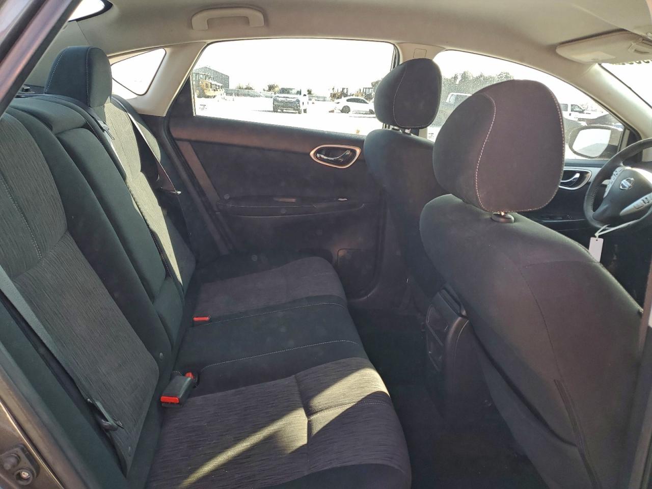 2015 NISSAN SENTRA S photo 10
