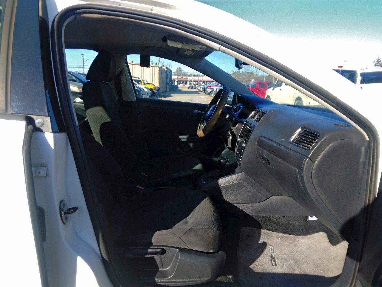 2012 VOLKSWAGEN JETTA BASE photo 5
