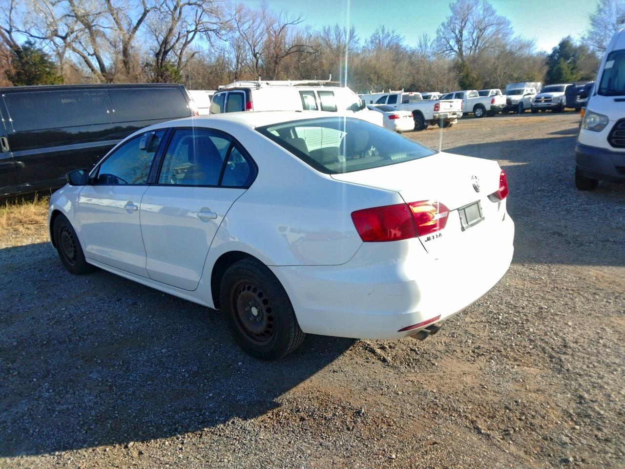 2012 VOLKSWAGEN JETTA BASE photo 3