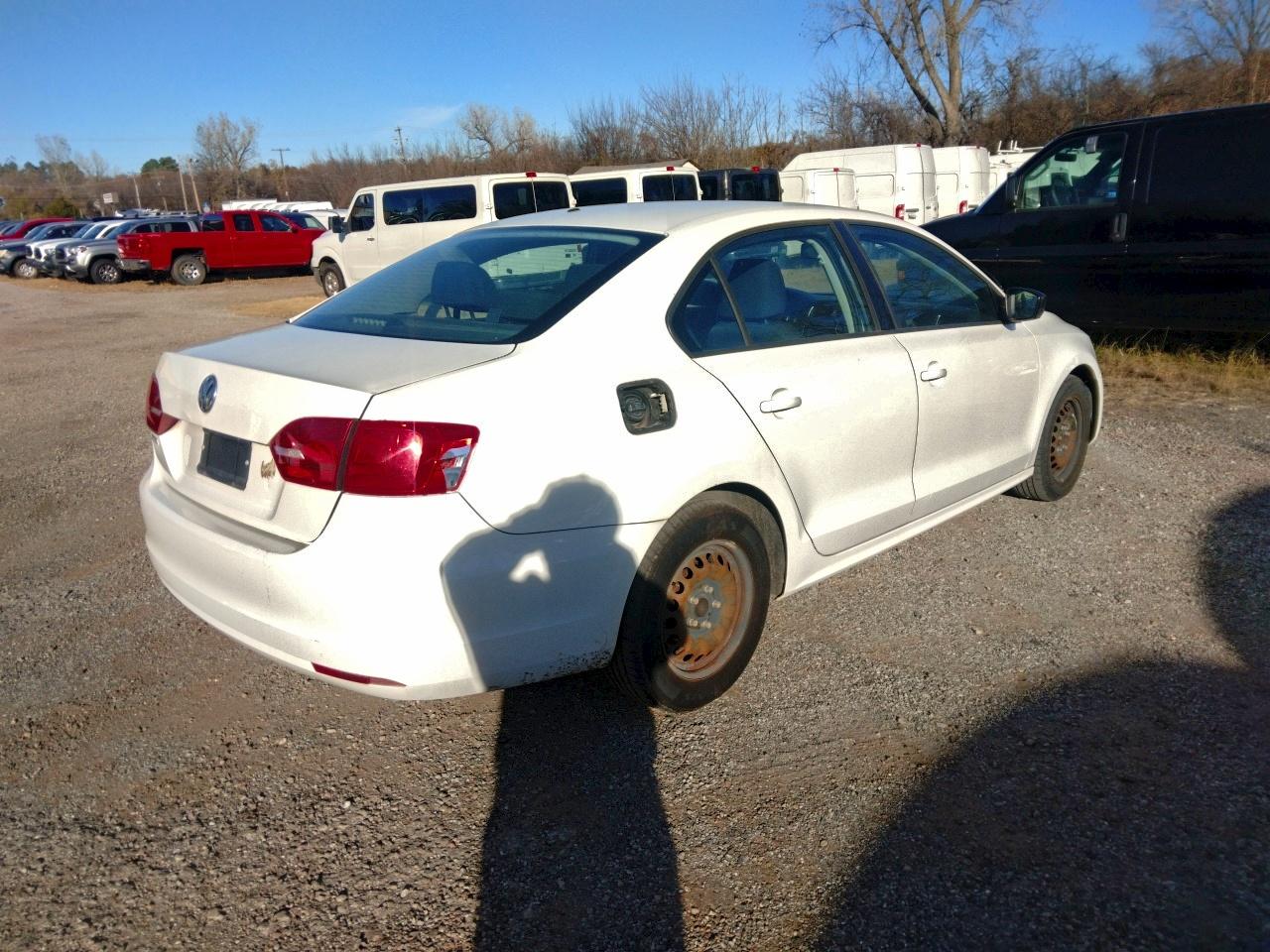 2012 VOLKSWAGEN JETTA BASE photo 4