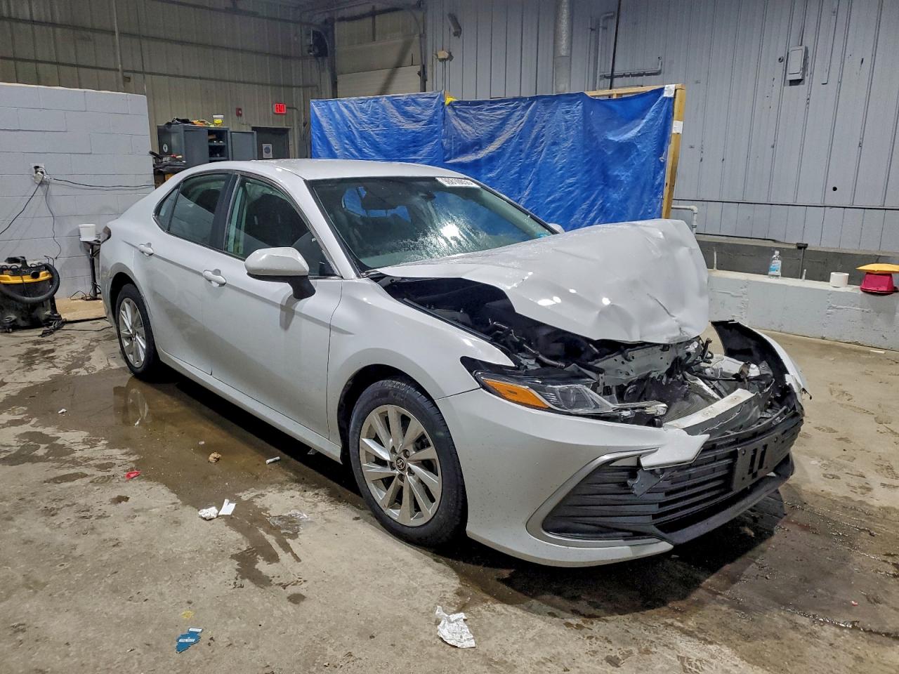 2023 TOYOTA CAMRY LE photo 4