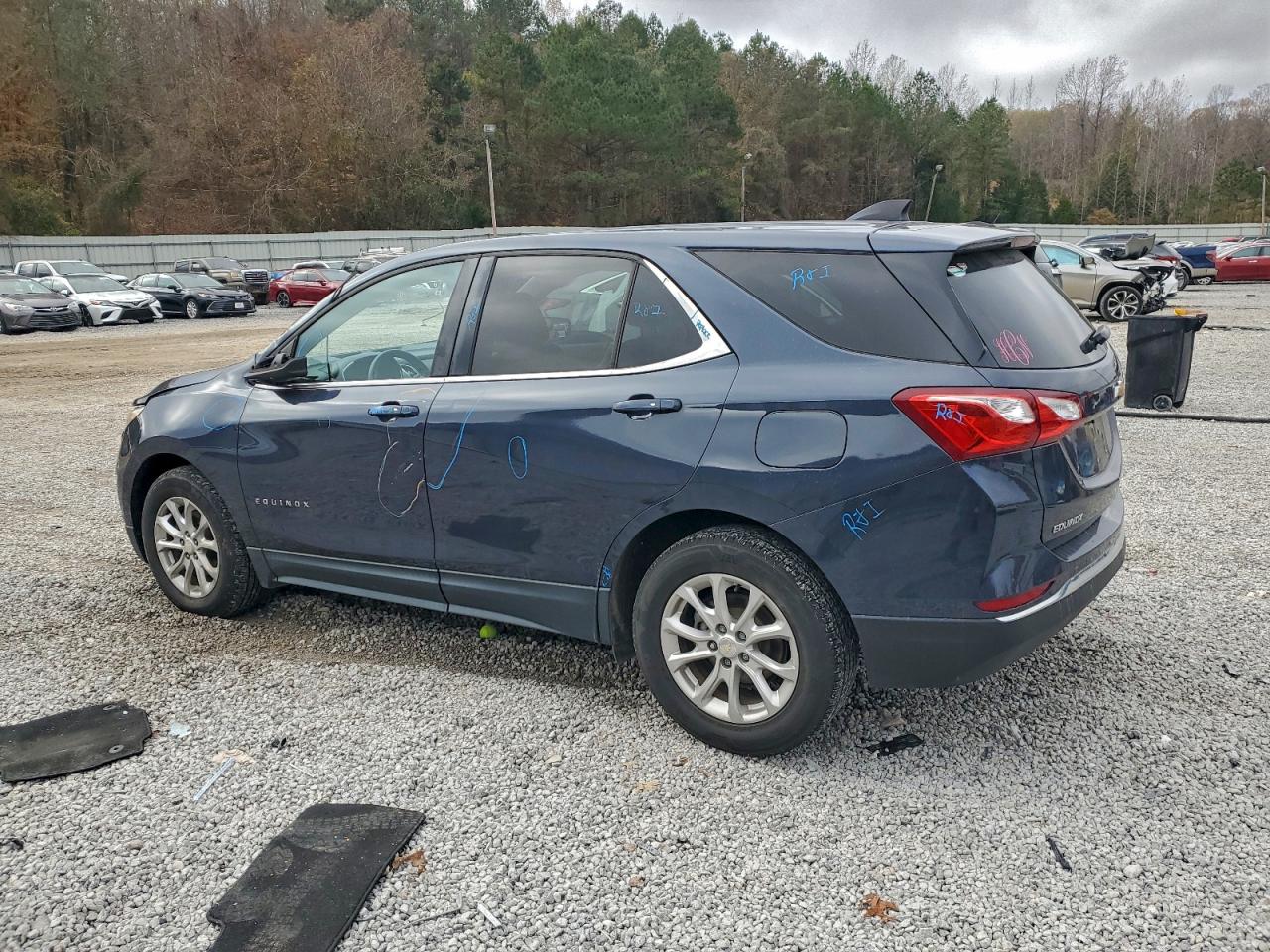2018 CHEVROLET EQUINOX LT photo 2