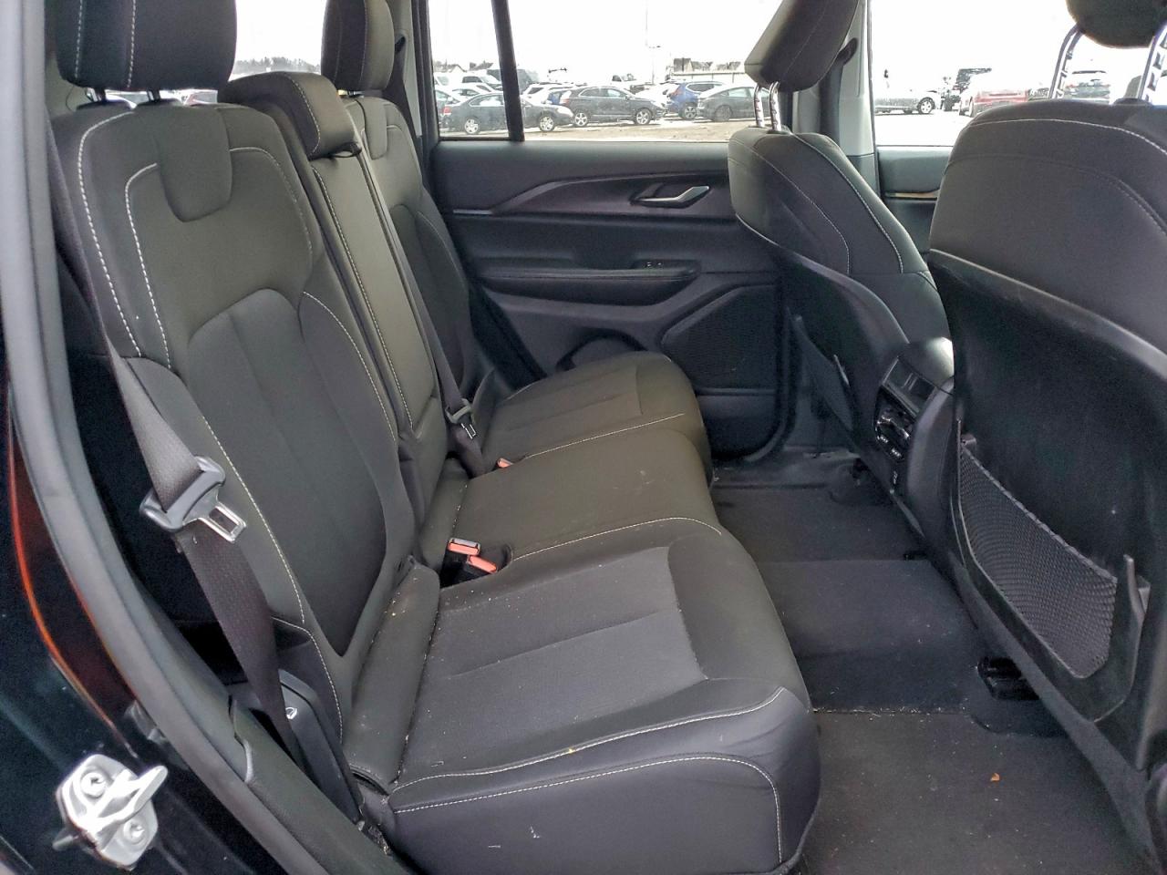 2023 JEEP GRAND CHEROKEE LAREDO photo 11