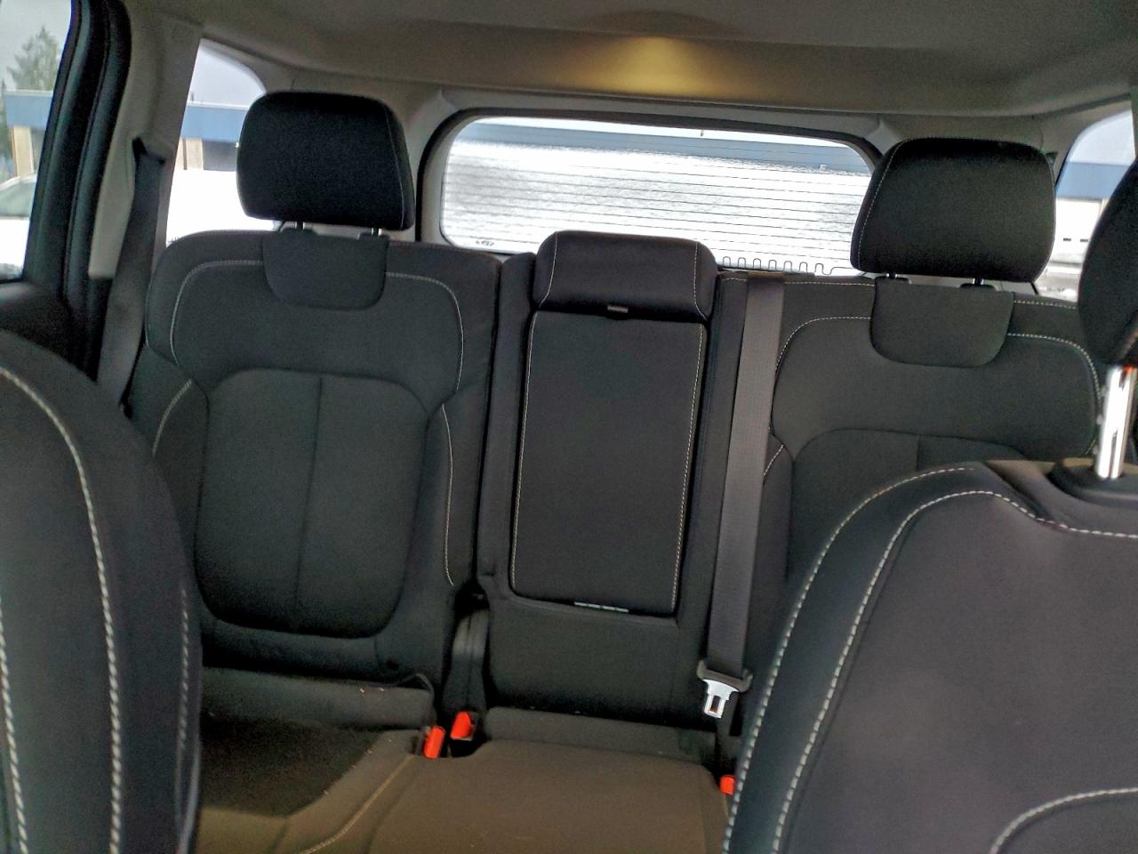 2023 JEEP GRAND CHEROKEE LAREDO photo 10