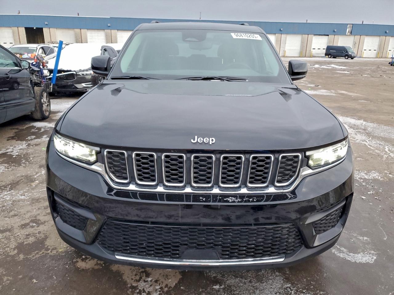 2023 JEEP GRAND CHEROKEE LAREDO photo 5