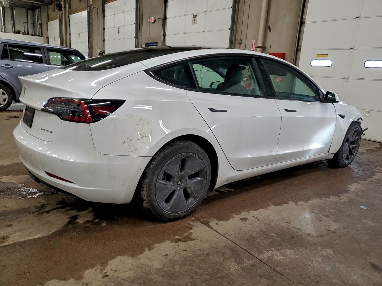 2022 TESLA MODEL 3 photo 3