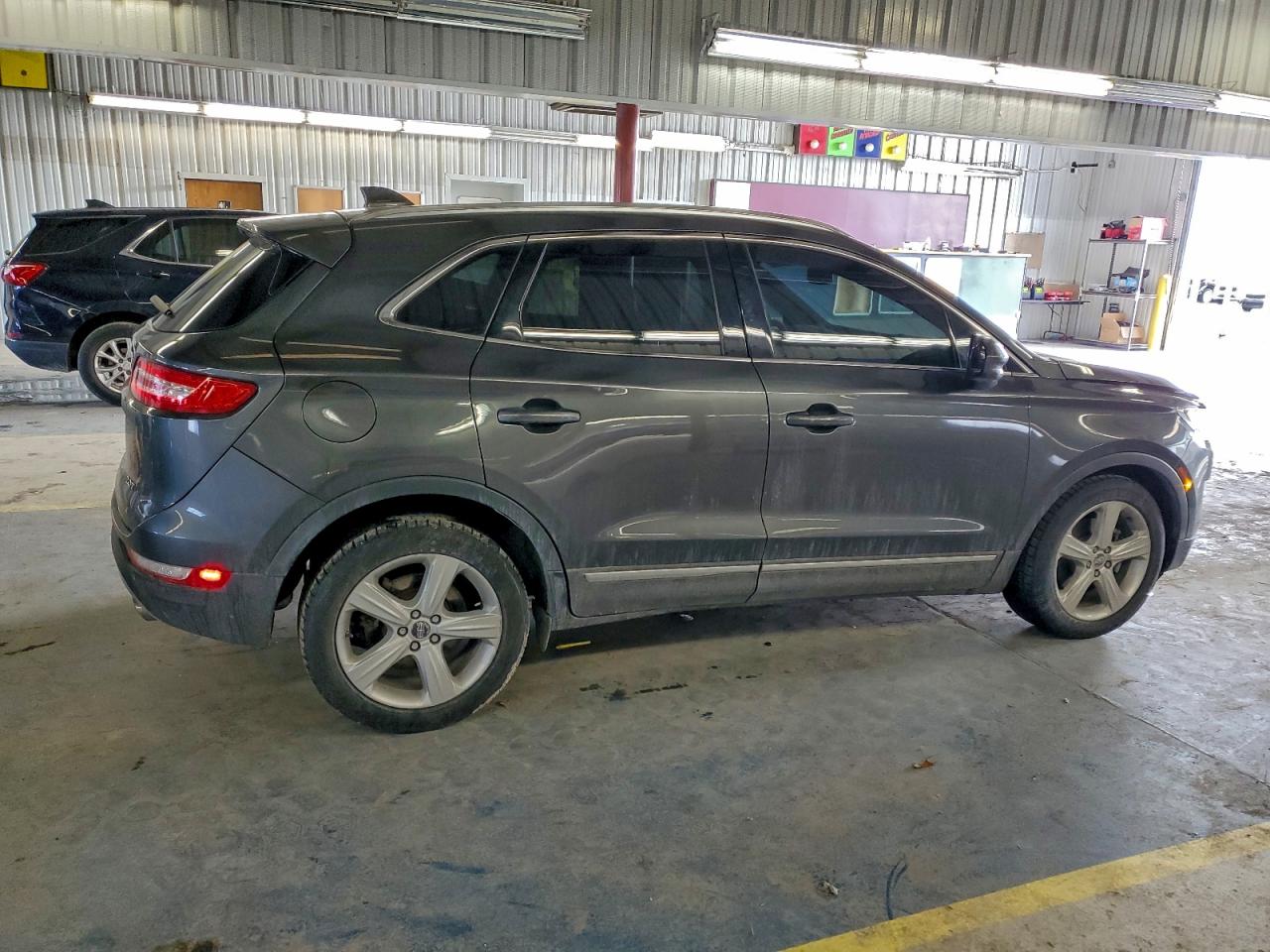 2017 LINCOLN MKC PREMIERE photo 3